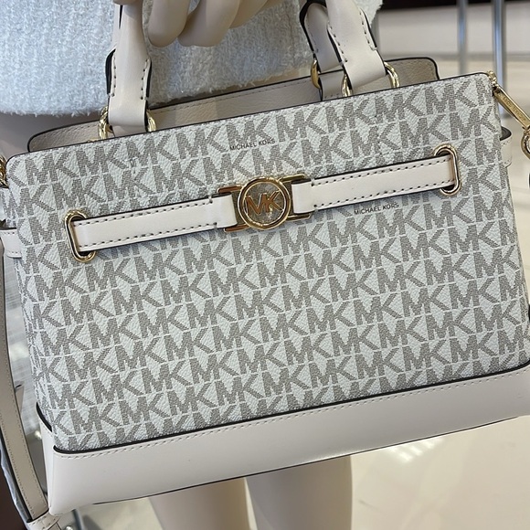 Michael Kors Reed Small Belted Logo Satchel Crossbody CZ Bag
Lt Cream Multi
NWT - Picture 13 of 16